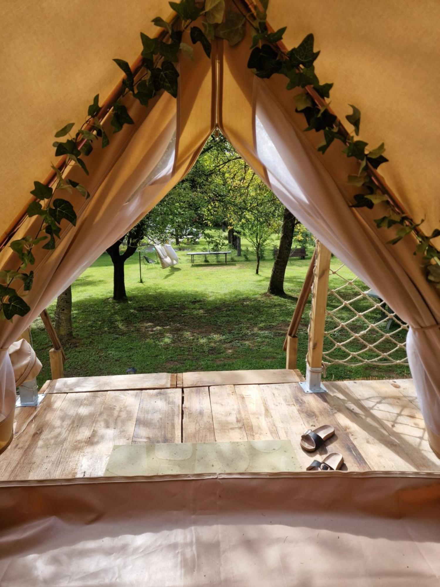 Lodge Tente Les Pommiers Glamping O Rendez-Vous En Demi-Pension Roquefeuil Exterior foto