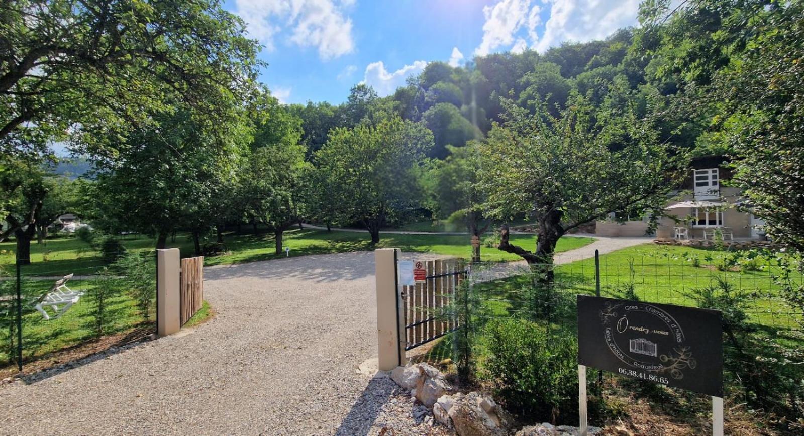Lodge Tente Les Pommiers Glamping O Rendez-Vous En Demi-Pension Roquefeuil Exterior foto